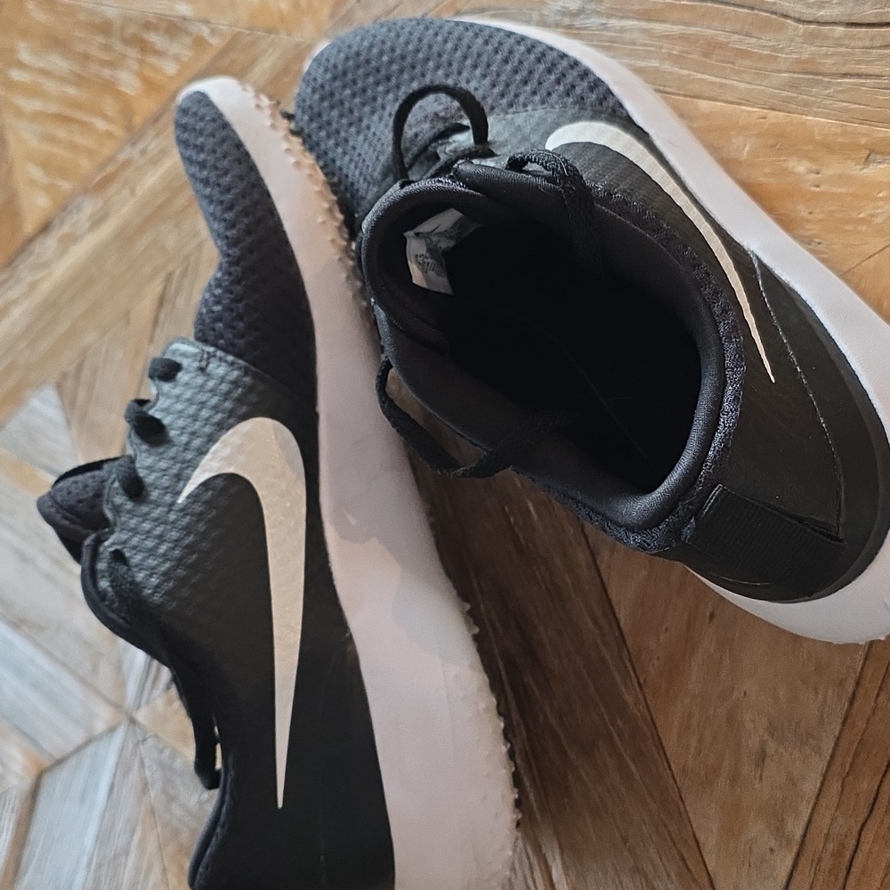 NIKE Roche Golf Shoes! 7.5